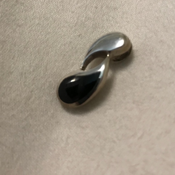 Sterling Silver with Black Enamel Pendant - 925 stamped - Picture 1 of 3